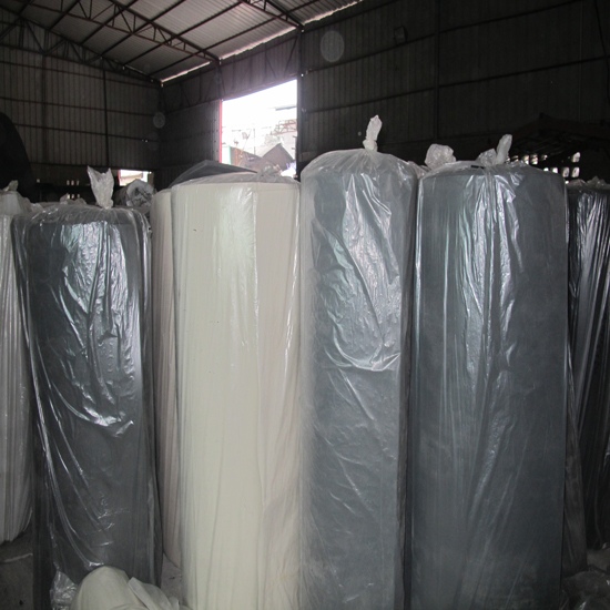 Eva -Schaumblech und Brötchen