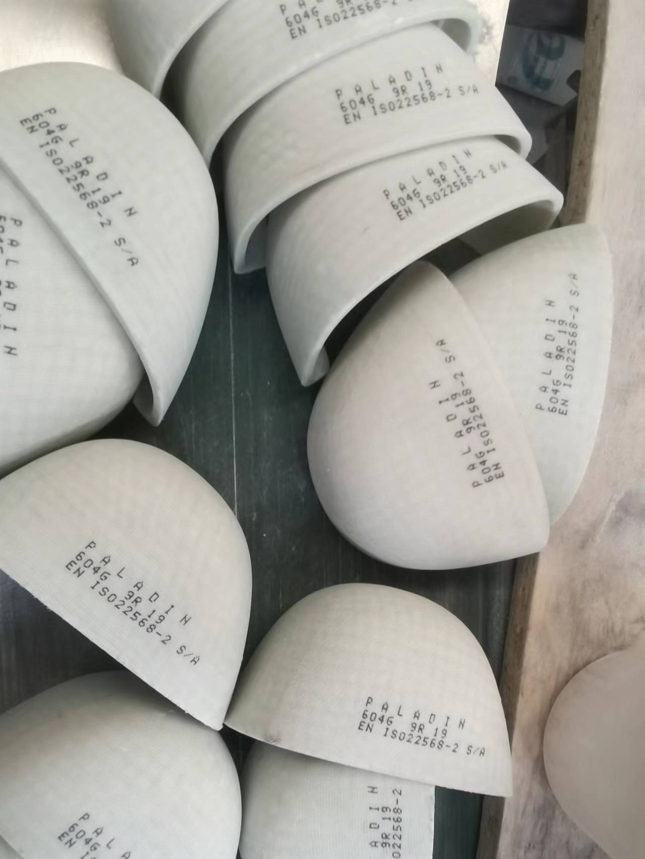 PU beschichtetes Modell 522 Glasfaserzehenkappe | 200J Impact Resistance für industrielle Sicherheitsstiefel